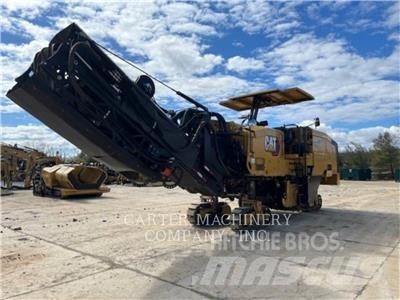 CAT PM822 Utilaje asfalt cu freze reci