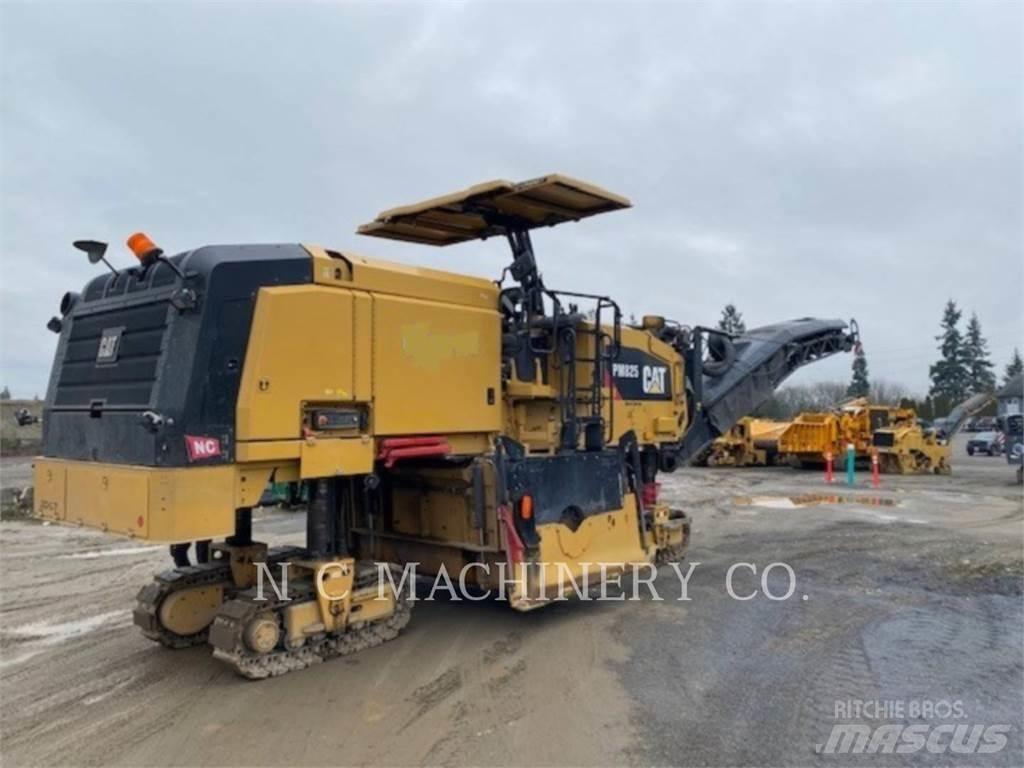 CAT PM825 Pavatoare asfalt