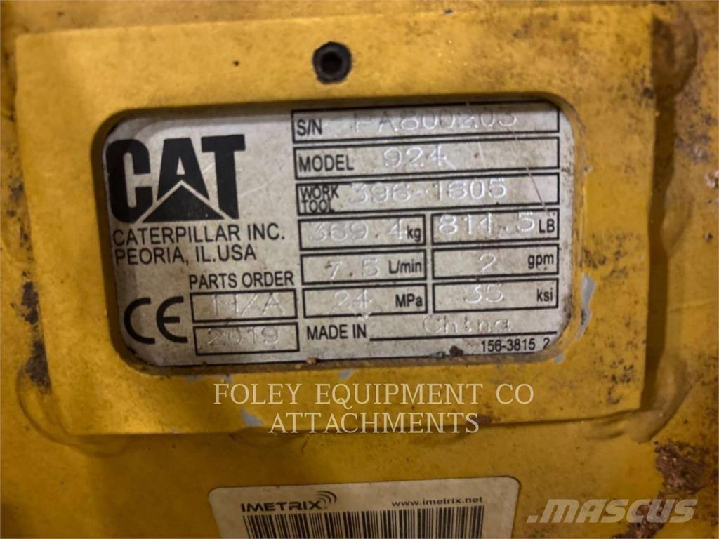 CAT QC930MT Incarcator pe pneuri
