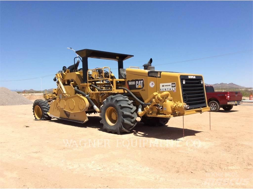 CAT RM-300 Reciclatori asfalt
