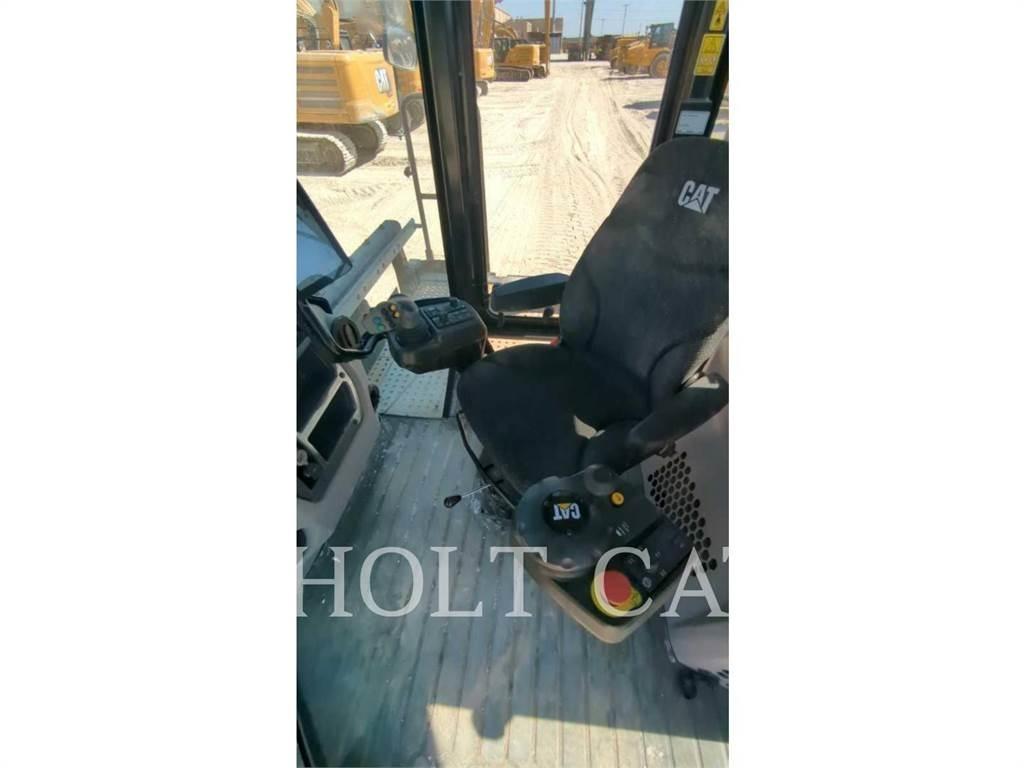 CAT RM400 CAB Reciclatori asfalt