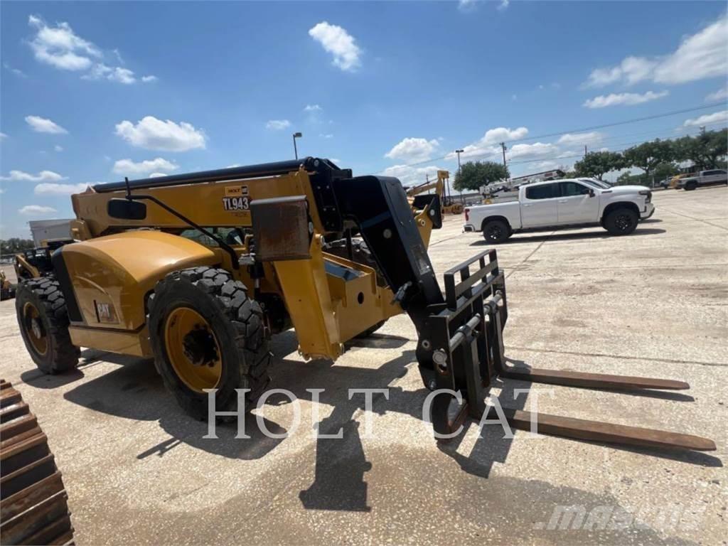 CAT TL943 Incarcator pe pneuri