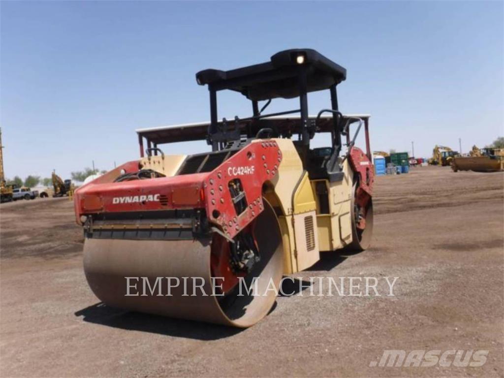 Dynapac CC424HF Cilindri compactori dubli