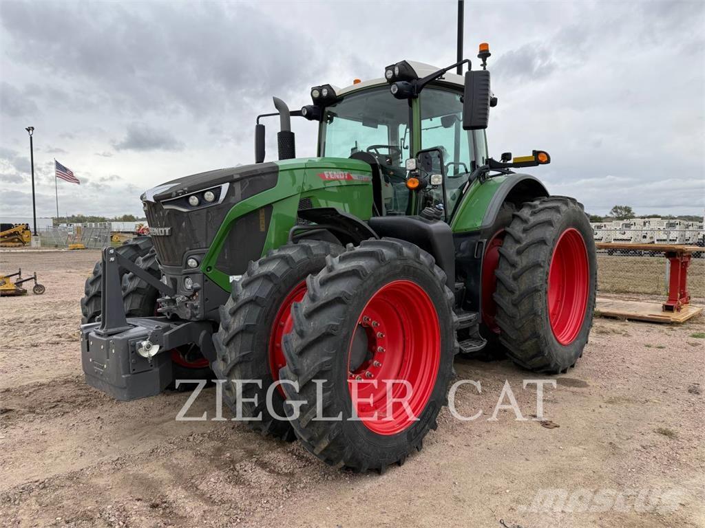Fendt 933 VARIO Tractoare