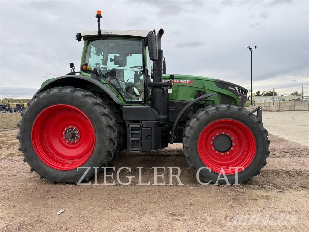 Fendt 933 VARIO Tractoare
