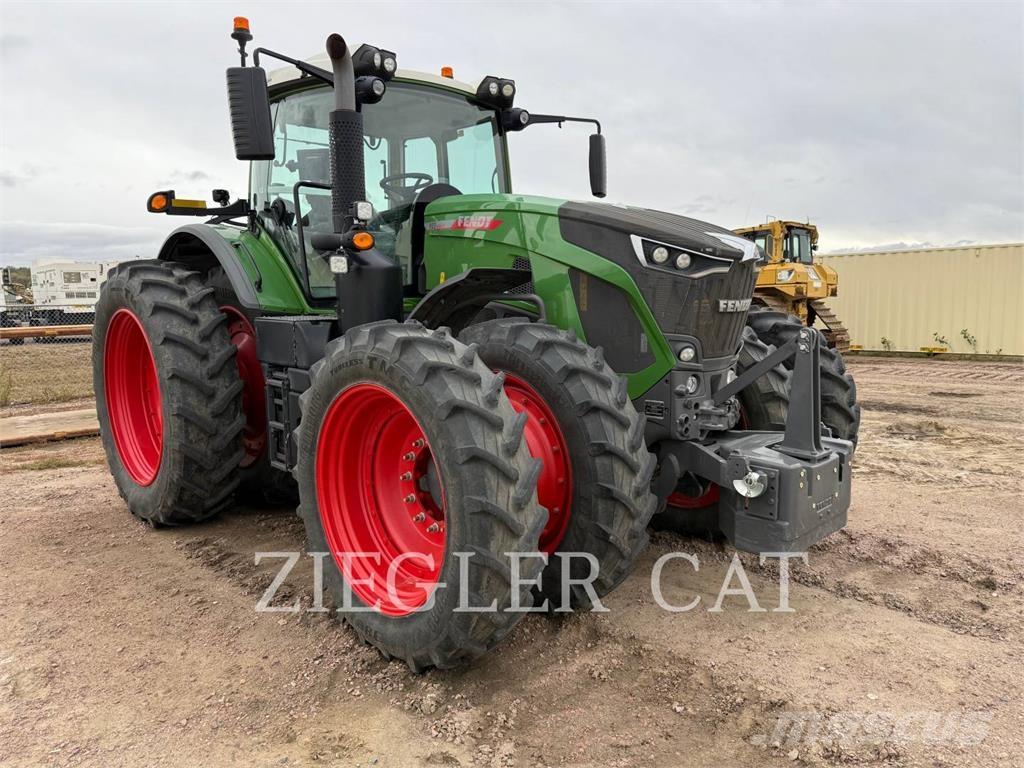 Fendt 933 VARIO Tractoare