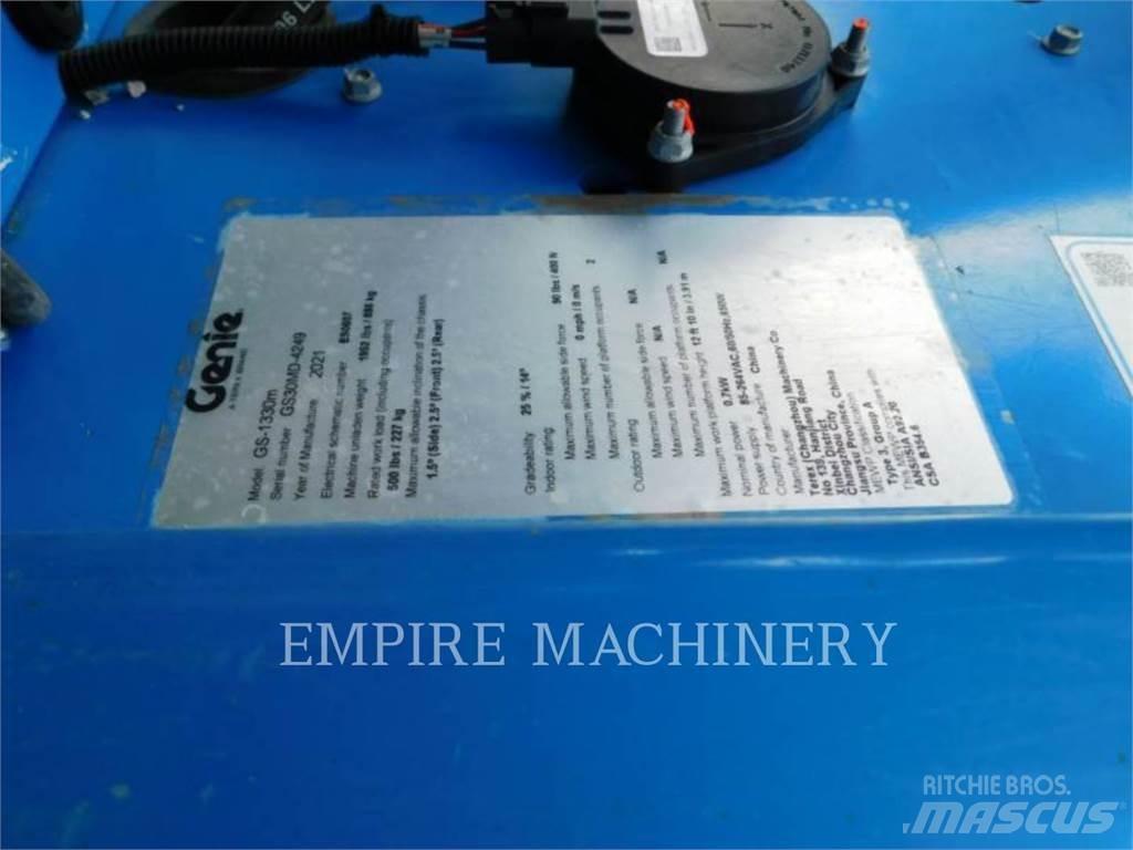 Genie GS1330 Nacele cu brat articulat