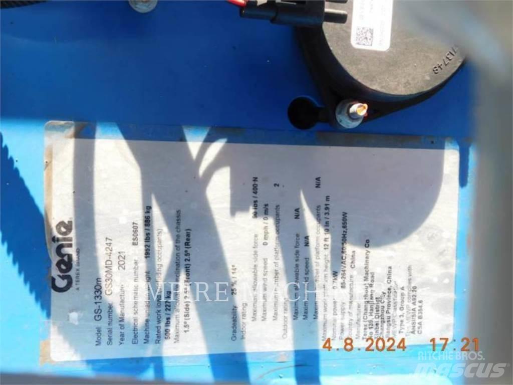 Genie GS1330 Nacele cu brat articulat