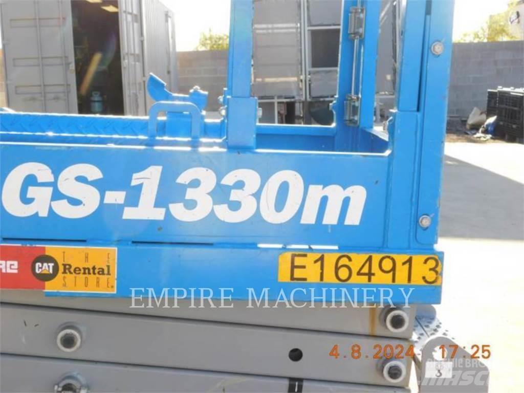 Genie GS1330 Nacele cu brat articulat