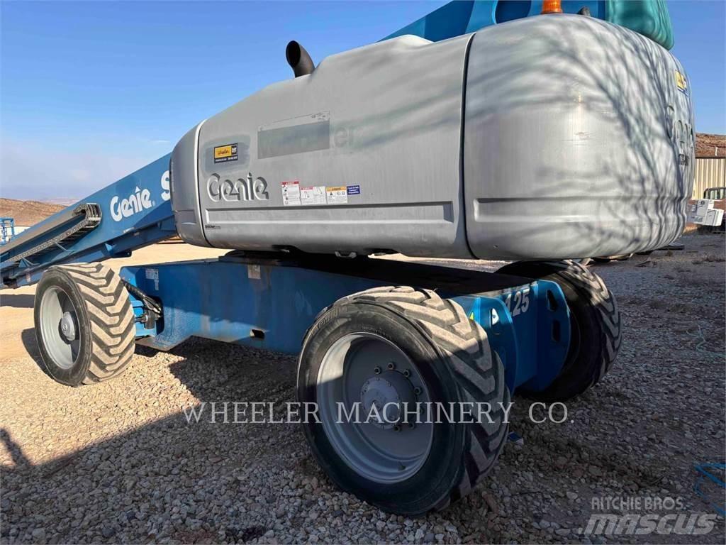 Genie S-125 Nacele cu brat articulat