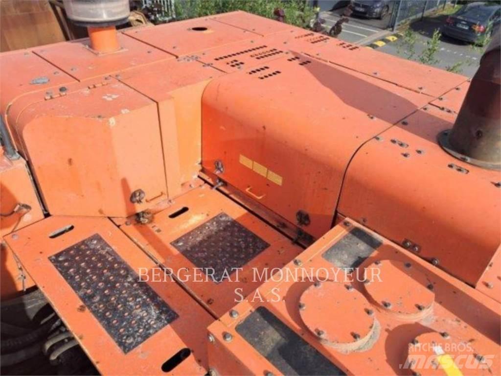 Hitachi ZX 670 45 Excavatoare pe șenile
