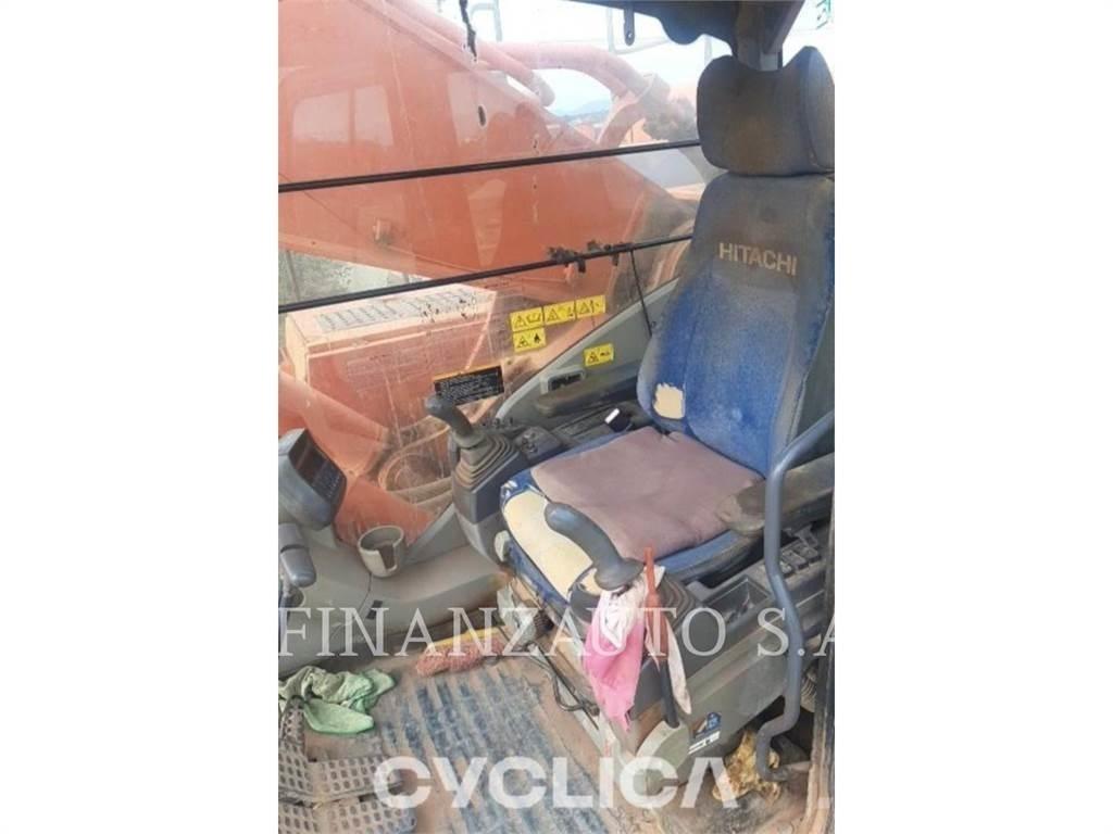 Hitachi ZX670 Excavatoare pe șenile
