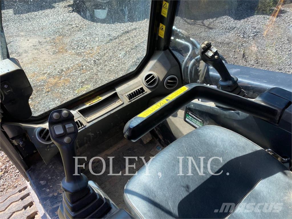 JCB 300TT4 Încarcatoare cu excavator