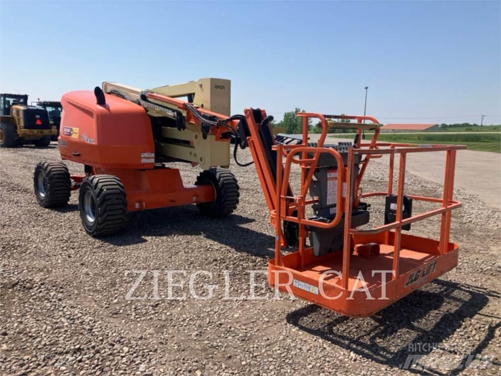JLG 450AJ Nacele cu brat articulat