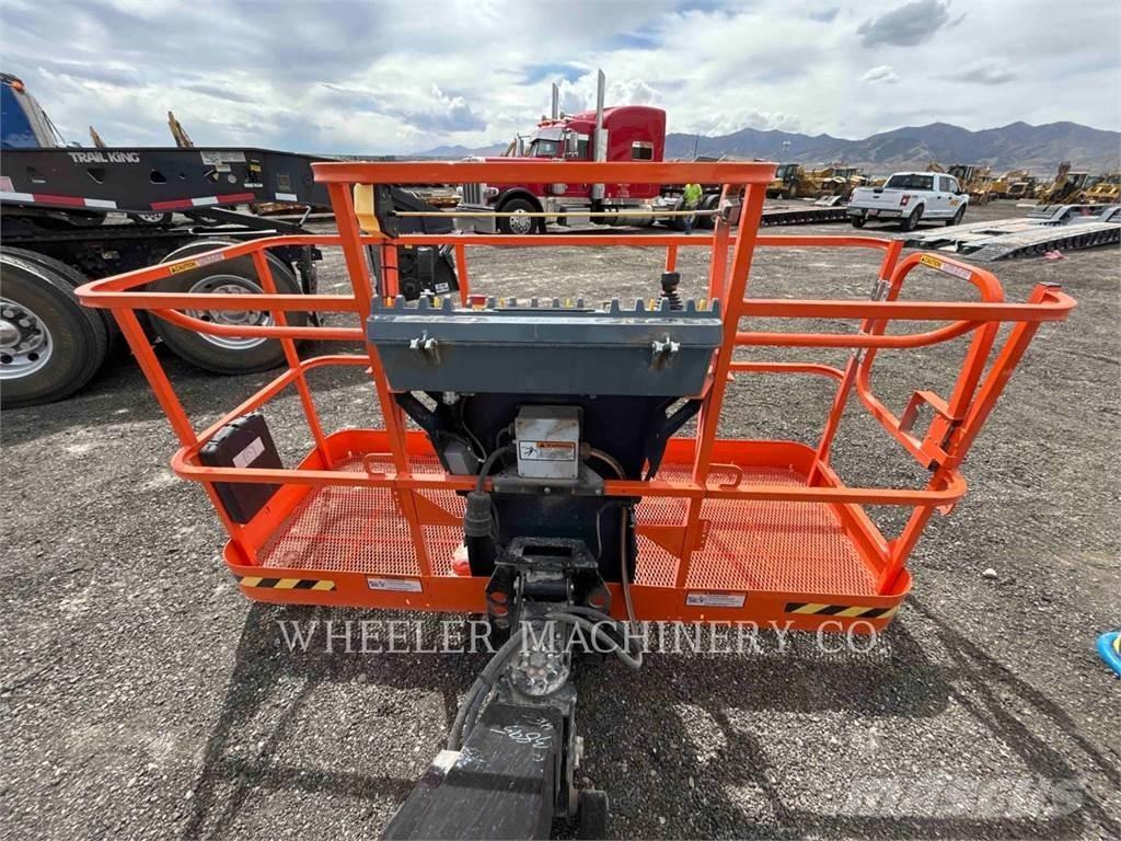 JLG 460SJ SP Nacele cu brat articulat