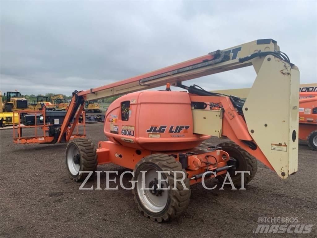 JLG 600AJ Nacele cu brat articulat