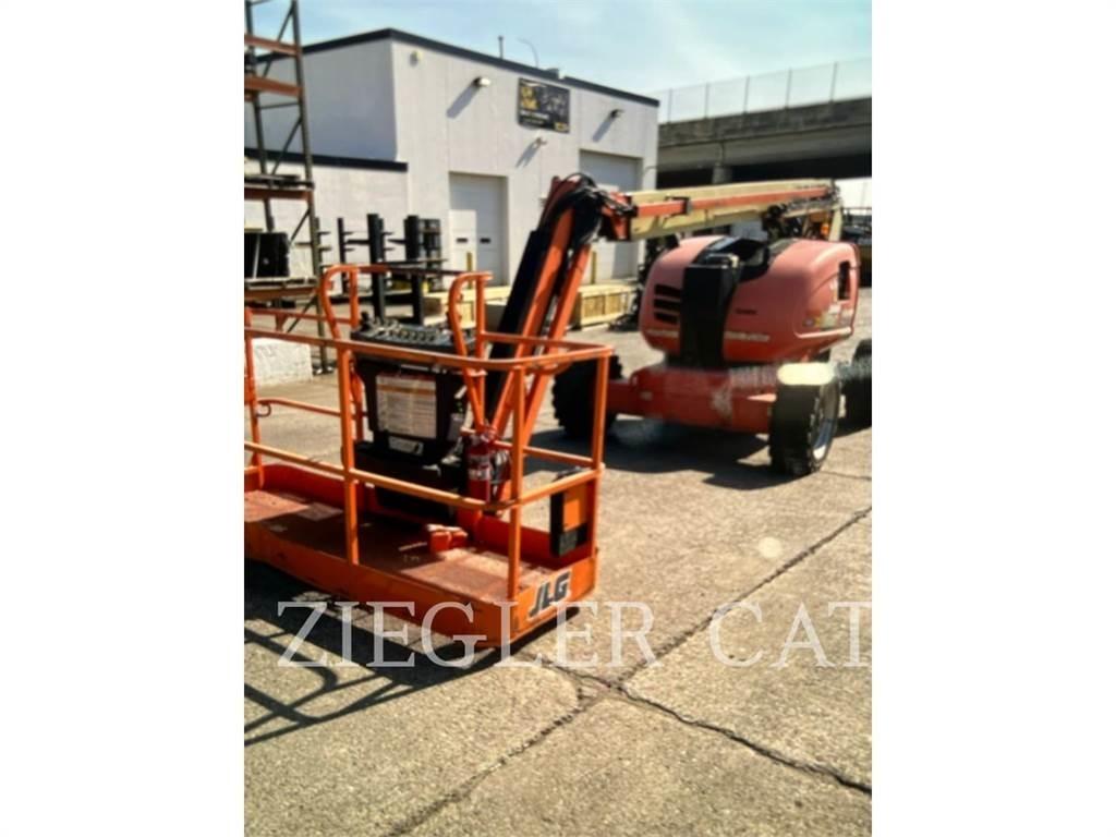 JLG 600AJ Nacele cu brat articulat