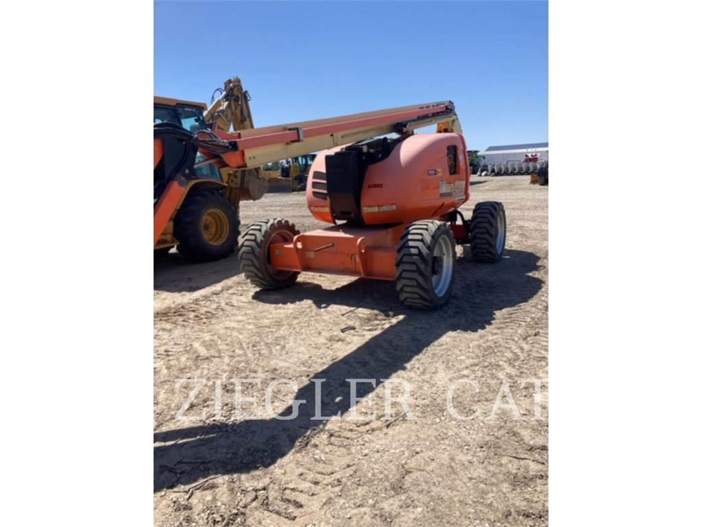 JLG 600AJ Nacele cu brat articulat