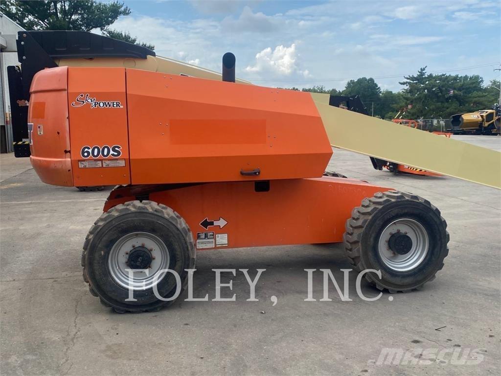 JLG 600S Nacele cu brat articulat