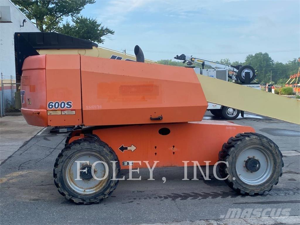 JLG 600S Nacele cu brat articulat