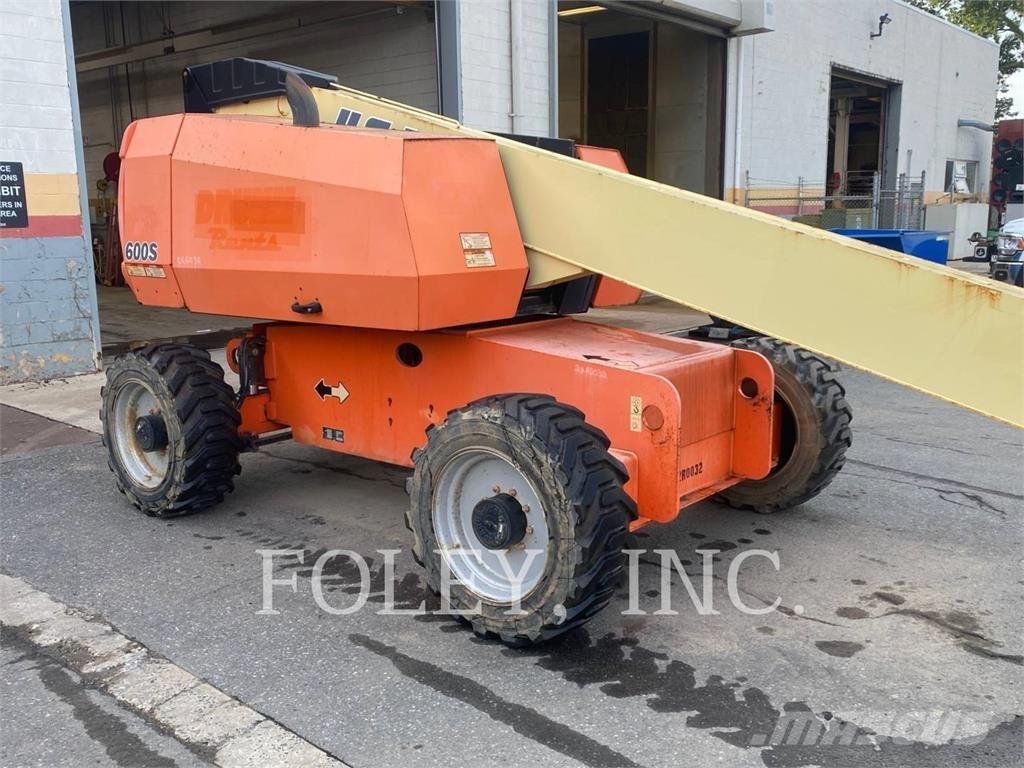 JLG 600S Nacele cu brat articulat