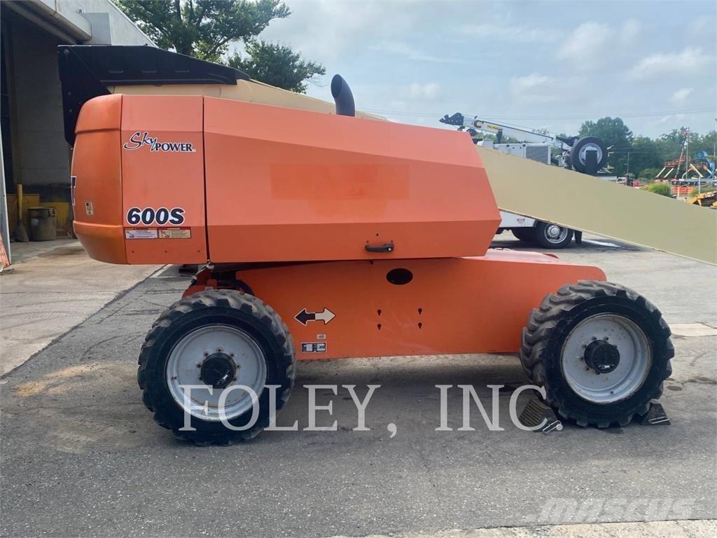 JLG 600S Nacele cu brat articulat