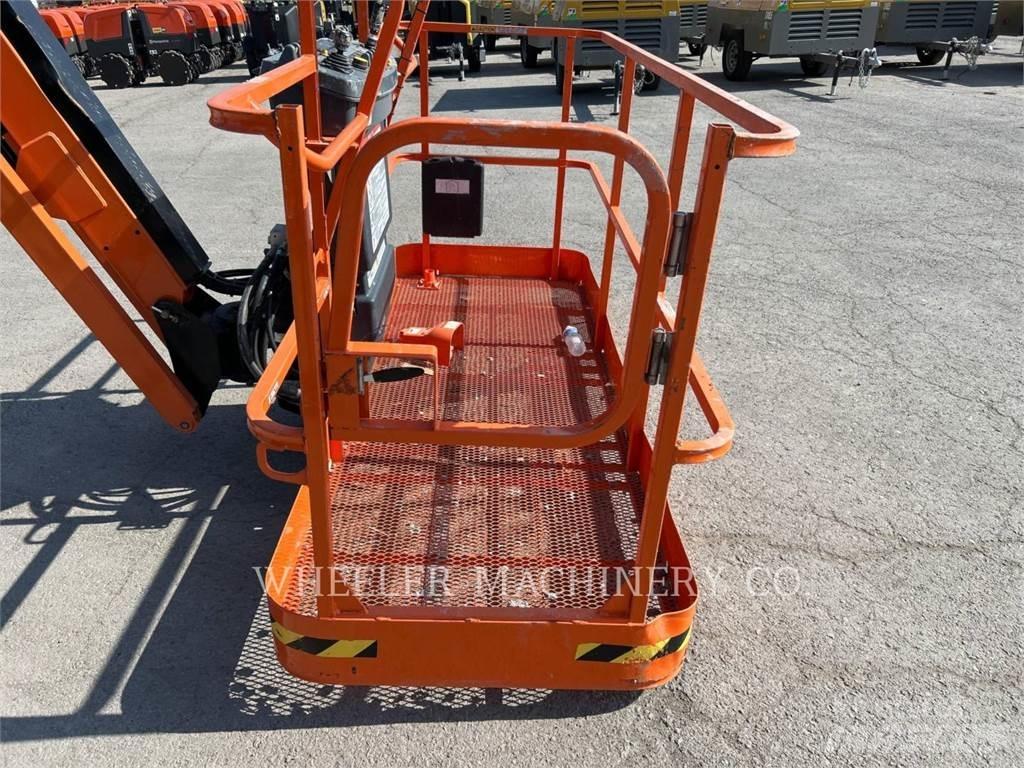 JLG 660SJ SP Nacele cu brat articulat