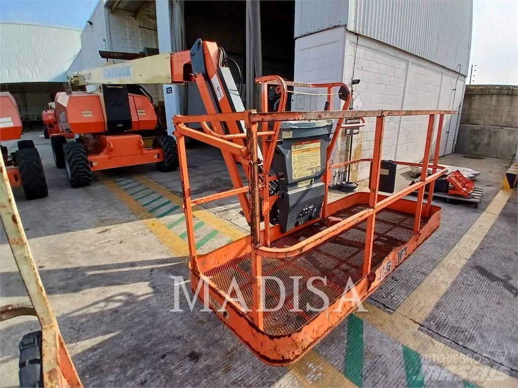JLG 800 AJ Nacele cu brat articulat