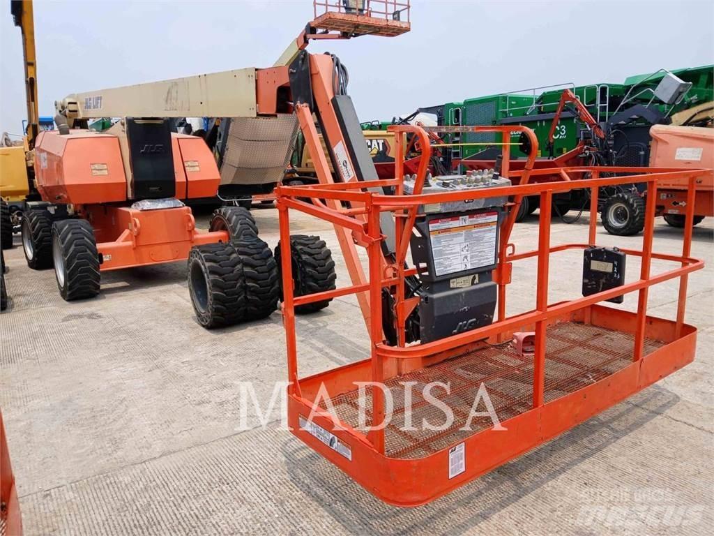JLG 800 AJ Nacele cu brat articulat