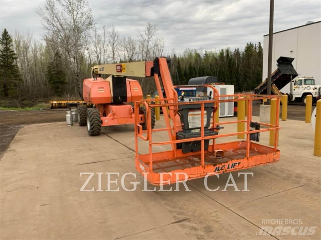 JLG 800AJ Nacele cu brat articulat