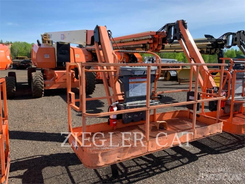 JLG 800AJ Nacele cu brat articulat