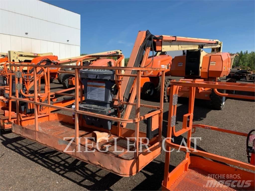 JLG 800AJ Nacele cu brat articulat
