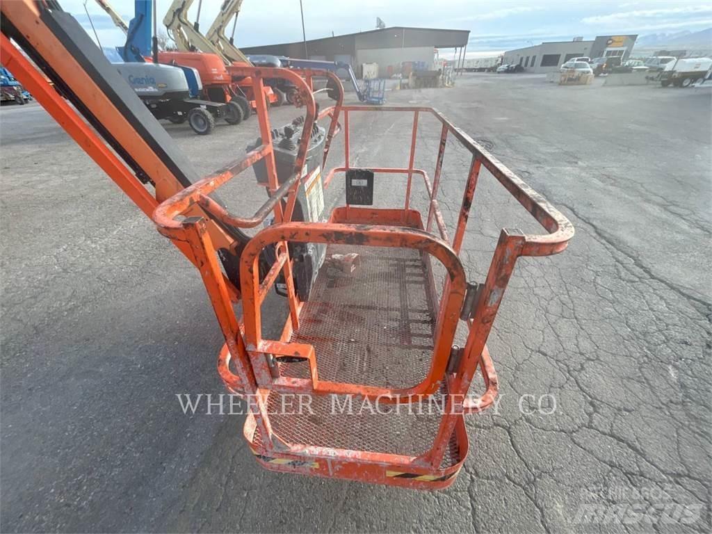 JLG 800AJ SP Nacele cu brat articulat