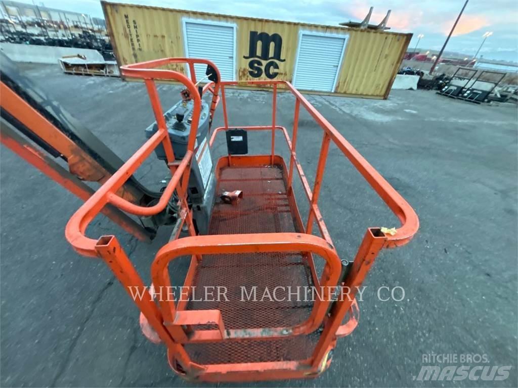 JLG 860SJ Nacele cu brat articulat