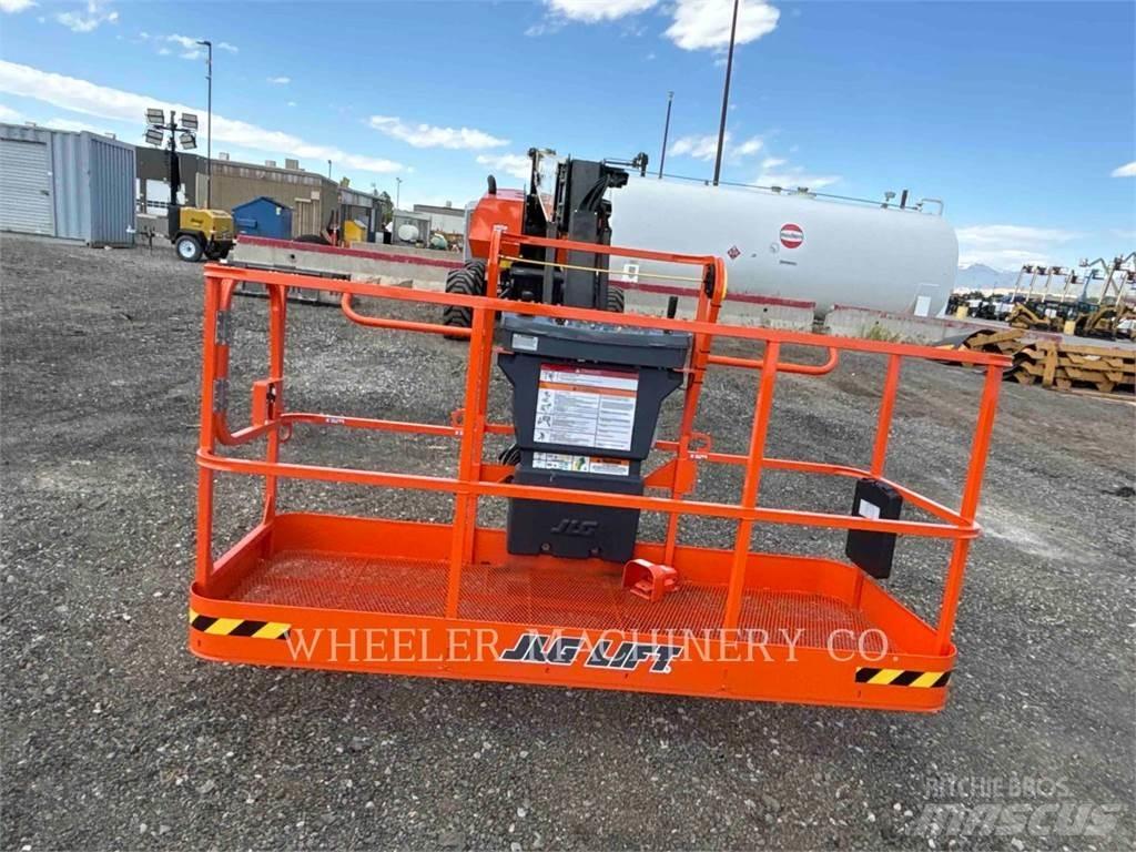 JLG 860SJ Nacele cu brat articulat