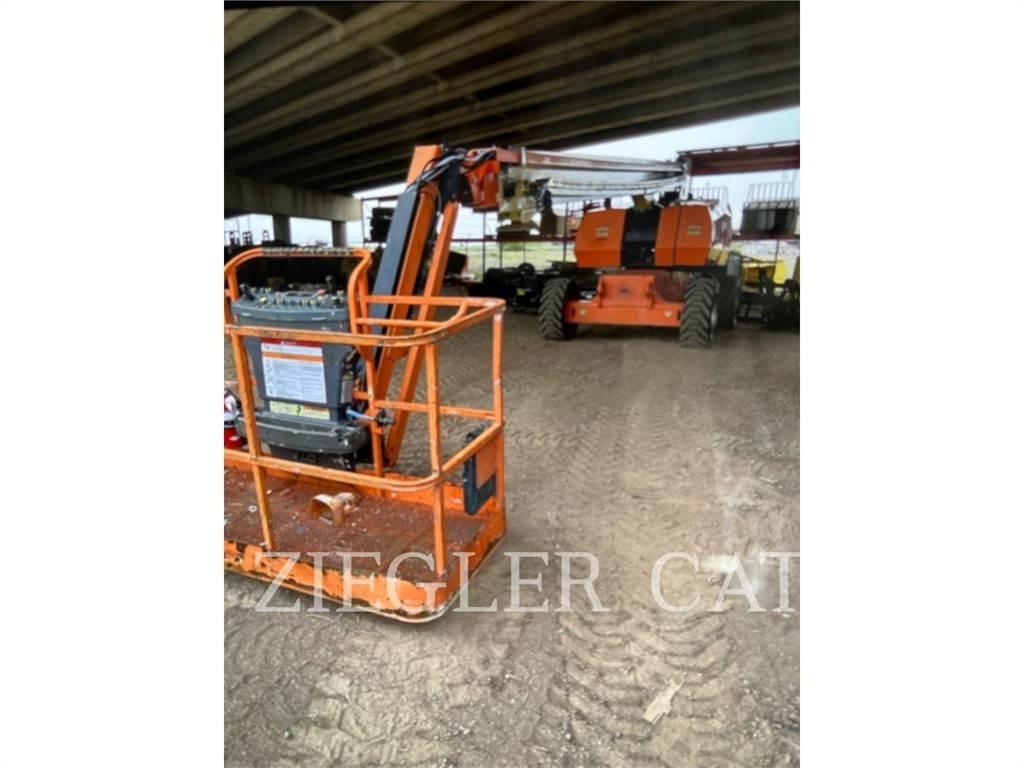 JLG 860SJ Nacele cu brat articulat