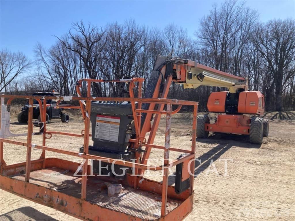 JLG 860SJ Nacele cu brat articulat