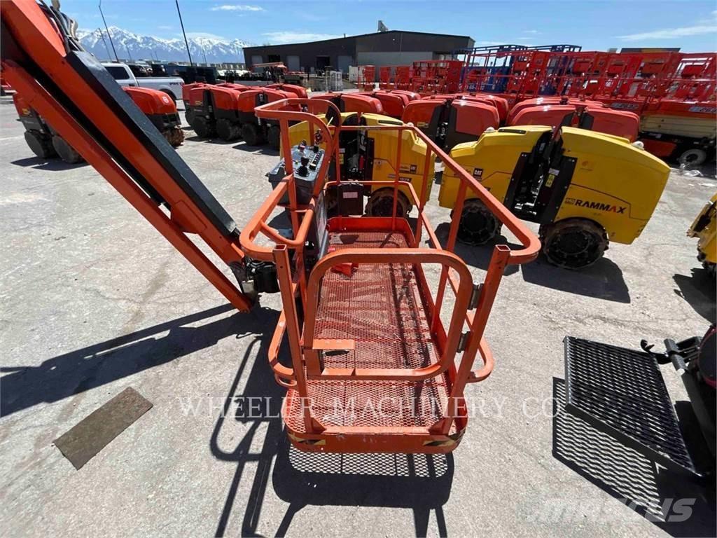 JLG 860SJ SP Nacele cu brat articulat