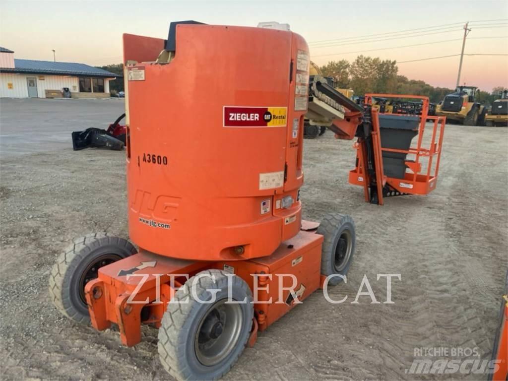 JLG E300AJP Nacele cu brat articulat