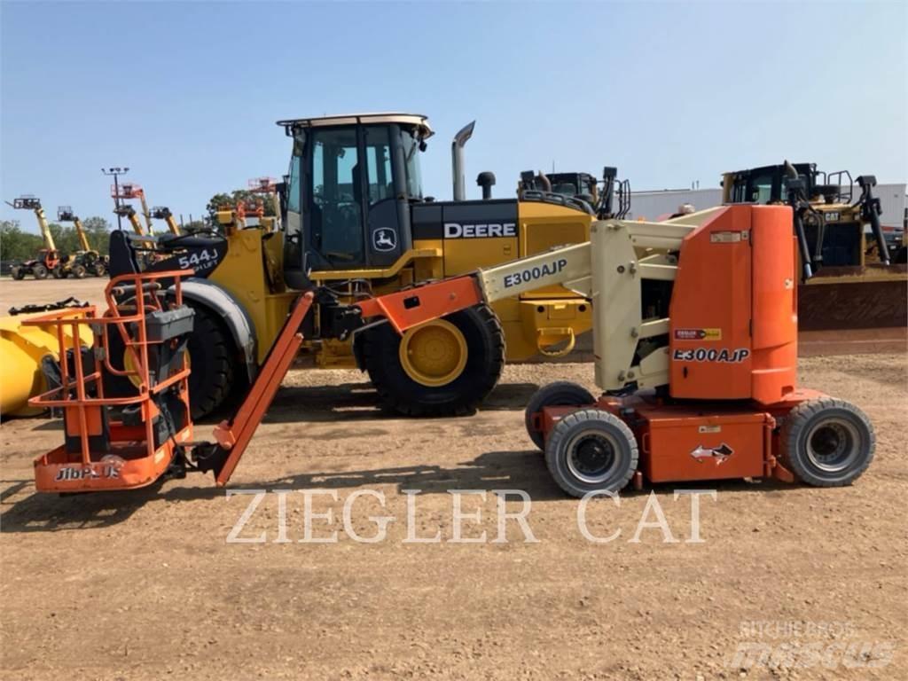JLG E300AJP Nacele cu brat articulat