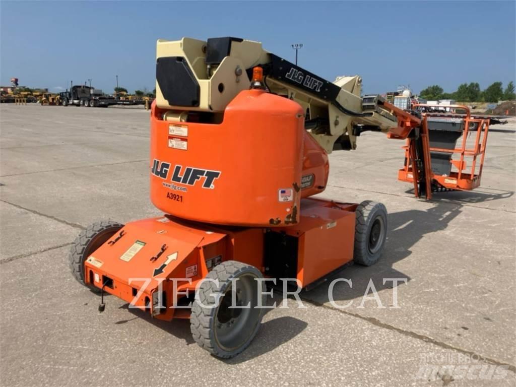 JLG E400AJPN Nacele cu brat articulat