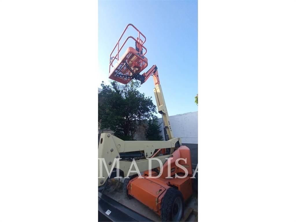 JLG E450AJ Nacele cu brat articulat