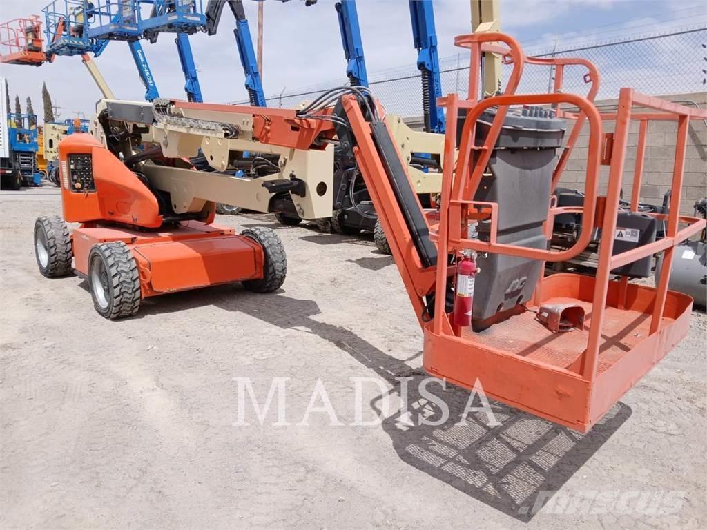 JLG E450AJ Nacele cu brat articulat