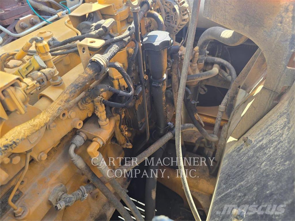 John Deere 210G Excavatoare pe șenile
