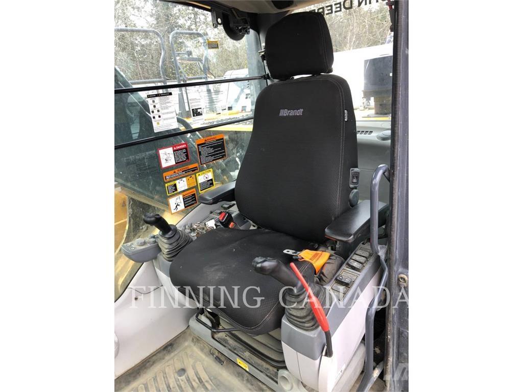 John Deere 300P Excavatoare pe șenile
