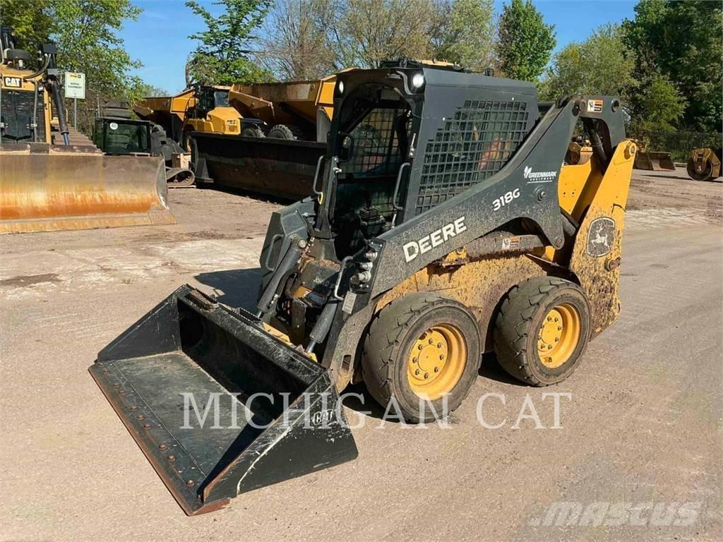 John Deere 318G Mini incarcator