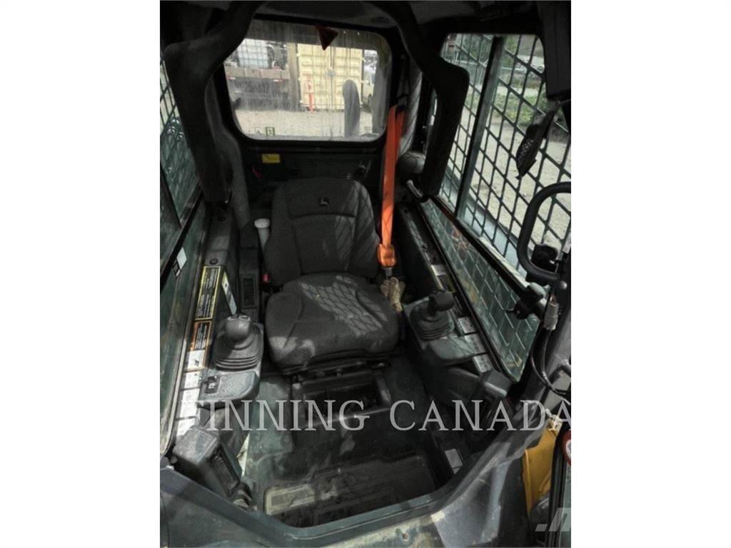 John Deere 324G Mini incarcator
