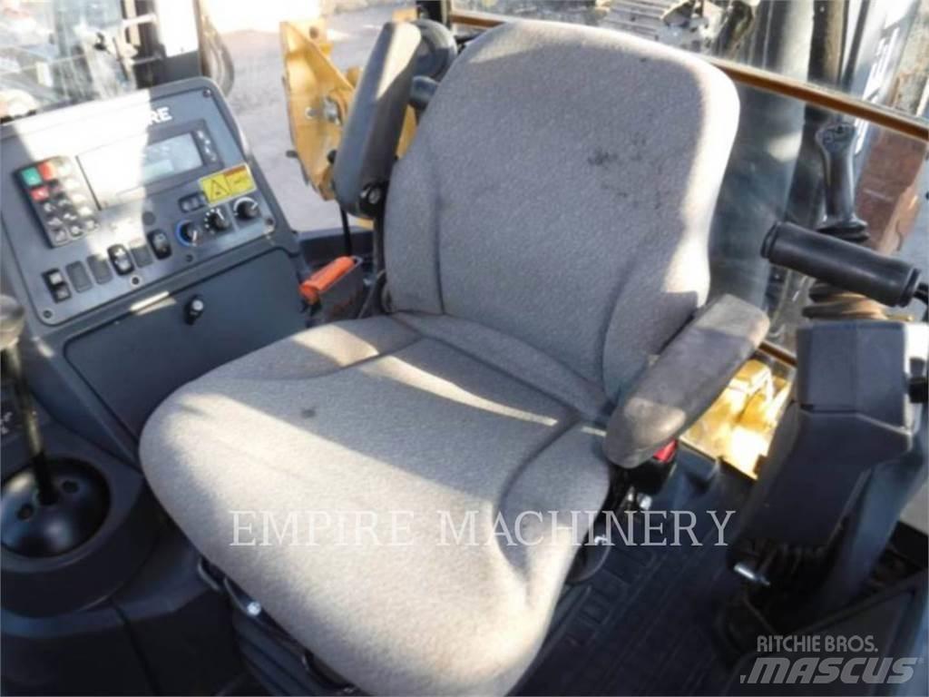 John Deere 410L Buldoexcavatoare