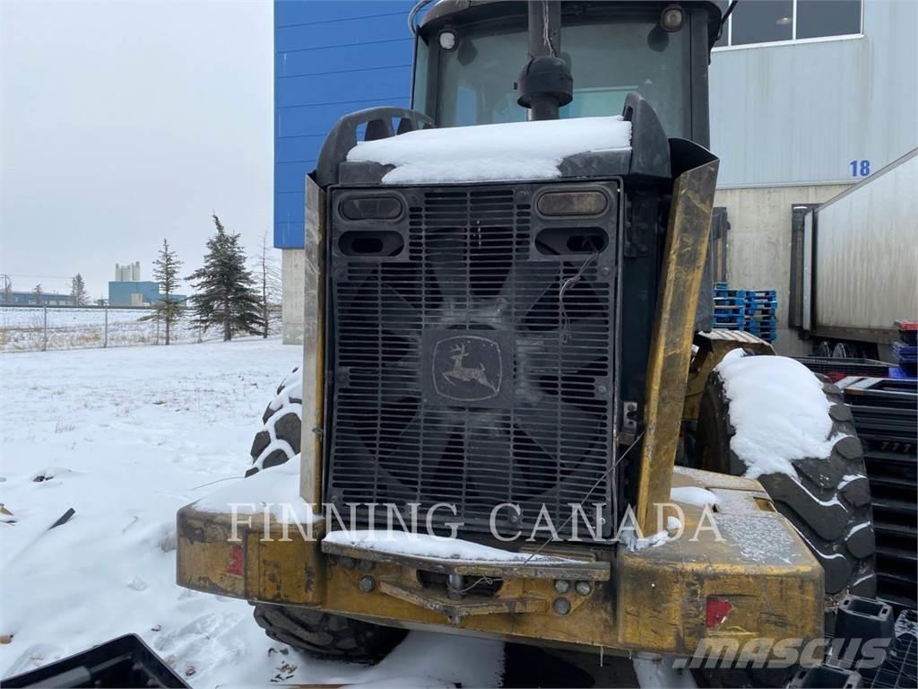 John Deere 444J Incarcator pe pneuri