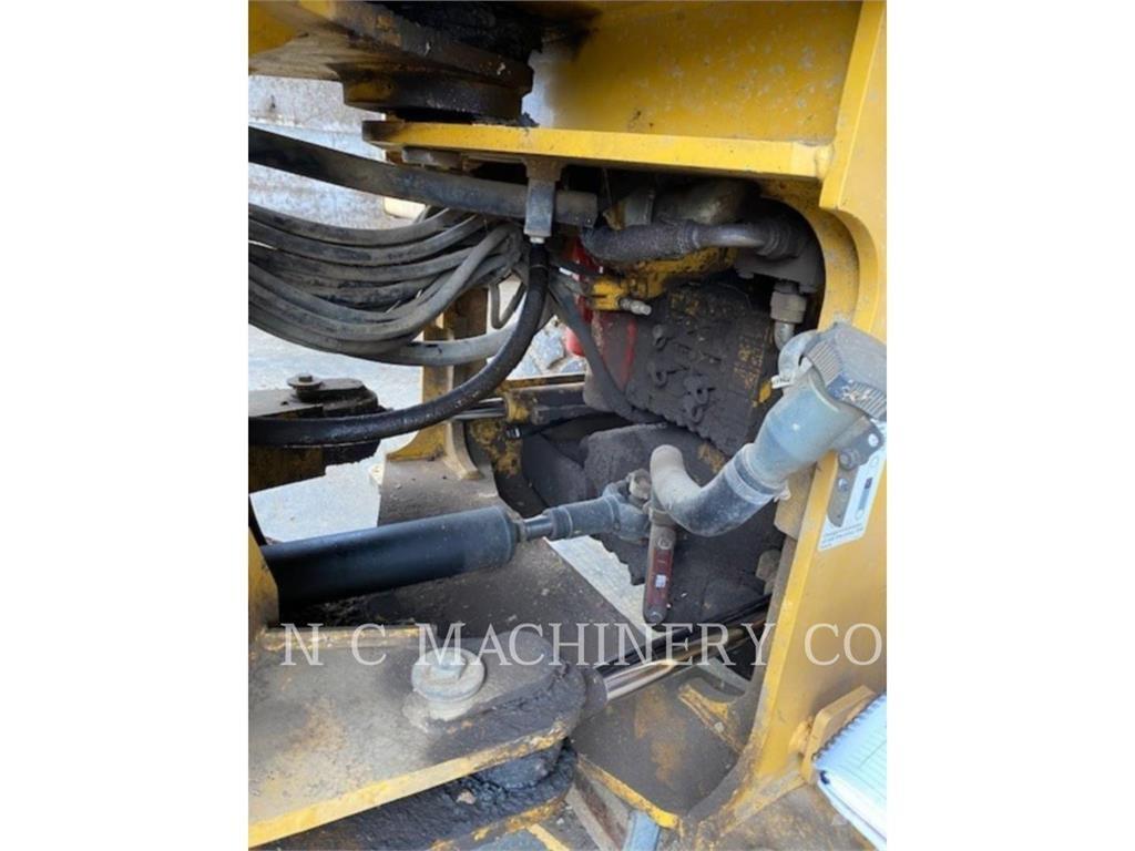 John Deere 544J Incarcator pe pneuri